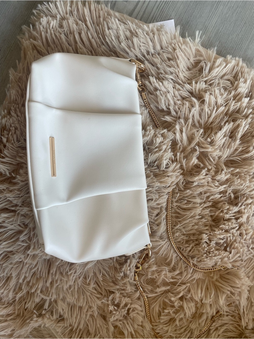 Women’s White Chain Shoulder Bag - Elegant Pouch Purse